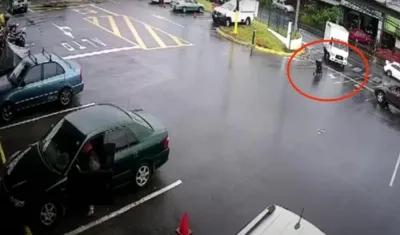 Momento en que el coche se movía fuera de control. 