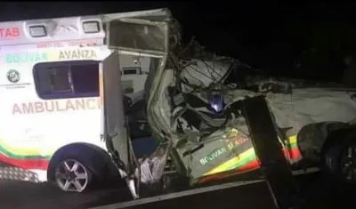 Así quedó la ambulancia tras el accidente. 