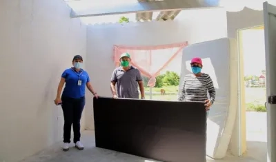 Entrega de ayudas a afectados por emergencia invernal.
