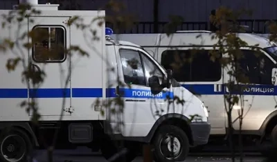 Las ambulancias trasladaron a tres mujeres heridas a hospitales.