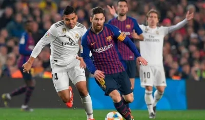 Casemiro marca a Lionel Messi, en un duelo muy cerrado. 
