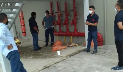 Bolsas con perros en la sede del Sena, en Malambo.