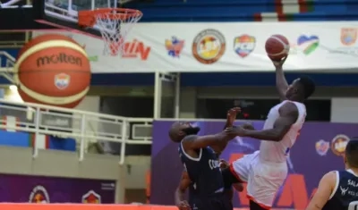 Juan Diego Tello, una de las figuras de Titanes en el debut.