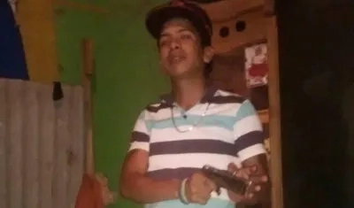 Jeison Javier Lozada Fontalvo posando en una foto que montó en su perfil de Facebook. 