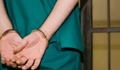 El hombre tenía orden de captura por el mencionado delito. 