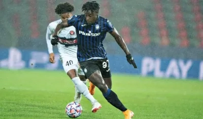 Duván Zapata abrió el camino para el Atalanta. 