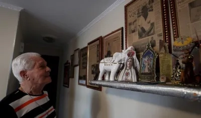 El exfutbolista brasileño Antonio Schank Filho, de 85 años, recuerda al joven Pelé. 