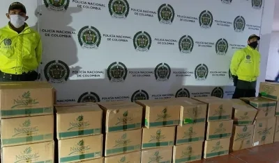 Las cajas con los productos de belleza que fueron recuperados. 