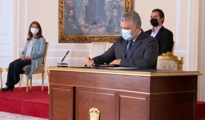Presidente Duque en la sanción de la Ley.