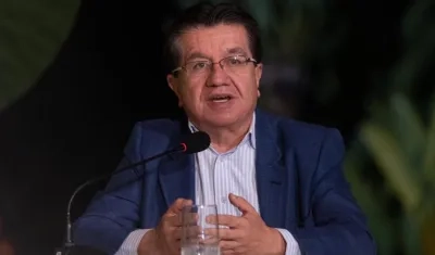 El Ministro de Salud, Fernando Ruiz.