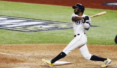 Randy Arozarena conecta cuadrangular en solitario. 