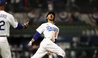 Mookie Betts conectó cuadrangular solitario para los Dodgers. 