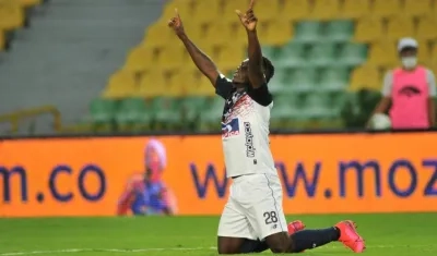 Edwuin Cetré celebra uno de sus goles ante Cúcuta. 