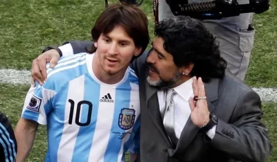 Lionel Messi y Diego Maradona, en su etapa como DT de Argentina. 