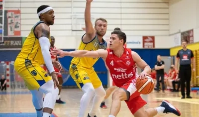 Hansel Atencia en acción de juego. 