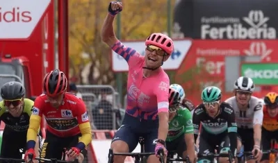 Magnus Cor Nielsen se impone en la meta de Ciudad Rodrigo.