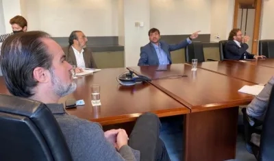 El Alcalde Jaime Pumarejo con directivos del BID.