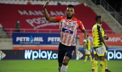 Miguel Ángel Borja celebrando el segundo gol del Junior.