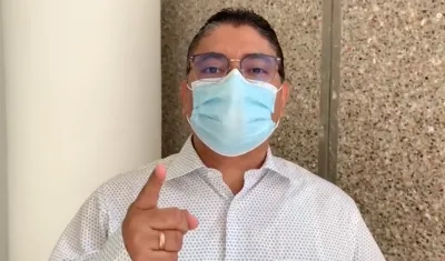 El secretario de Salud, Humberto Mendoza.