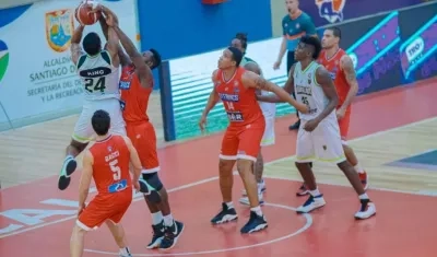 Titanes se impuso dos veces ante Tigrillos. 