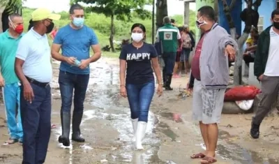 La Secretaria de Gobierno Edilsa Cortina al frente de la atención de los damnificados.