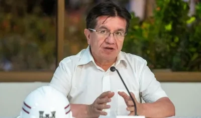 Fernando Ruíz, Ministro de Salud.