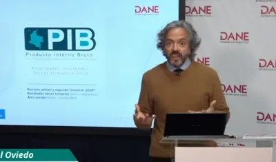 El director del DANE, Juan Daniel Oviedo, en una rueda de prensa.