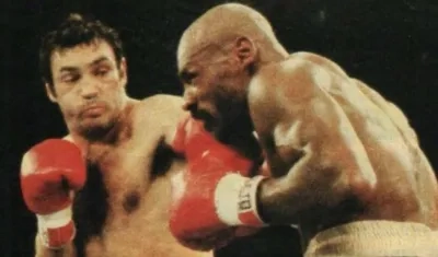 Juan Roldán en un combate contra Frank 'Animal' Fletcher.