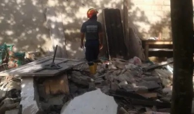 Los Bomberos de Sabanalarga llegaron a Luruaco a atender la emergencia.