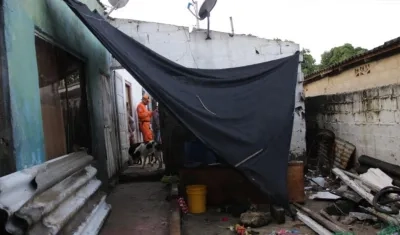 Una de las casas destechadas en Malambo.