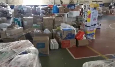 100 toneladas de ayuda recogió reserva de la Armada