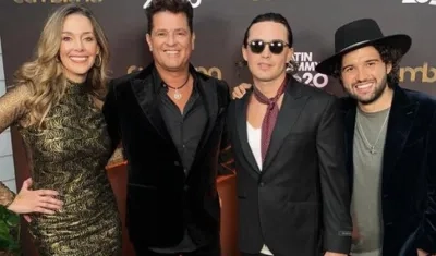"Este año los Premios Grammy los vivimos en casa, red carpet made in  @cumbiana", escribió Carlos Vives en Twitter.
