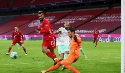 Acción del partido entre Bayern y Bremen. 