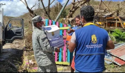 Entrega de ayudas a los damnificados.