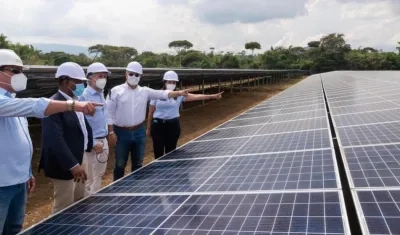 El Presidente Iván Duque durante la entrega de la planta.