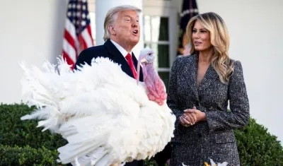 Presidente Donald Trump perdonó a uno de los pavos, como es la tradición.