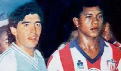 Diego Armando Maradona y Didi Valderrama. 