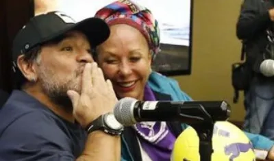 Diego Armando Maradona y la excongresista Piedad Córdoba.