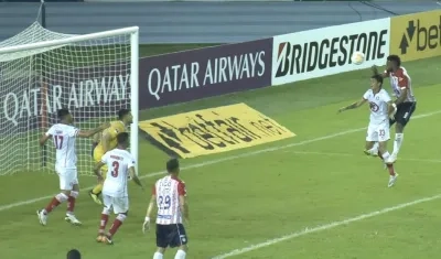 Cabezazo de Miguel Ángel Borja para la ventaja 2-1.