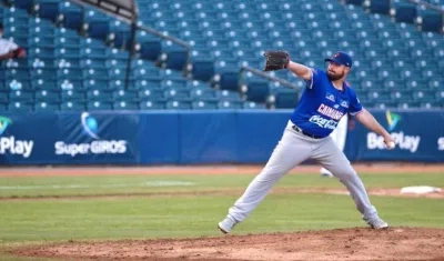 David Holmberg, lanzador ganador de Caimanes.