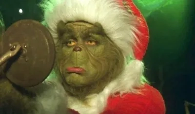 El grinch es el personaje que odia la Navidad.