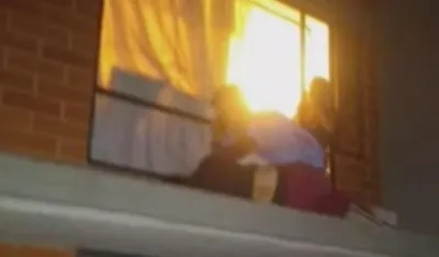 Así quedó la mujer tras caer del sexto piso.