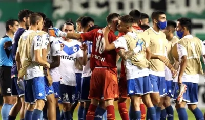 Jugadores de Vélez Sarsfield celebrando en el Pascual Guerrero.