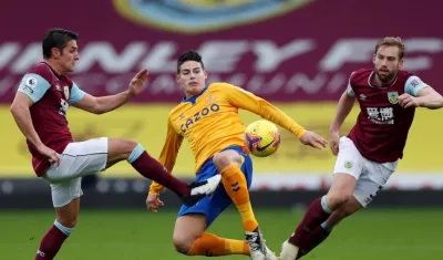 James Rodríguez en acción de partido. 