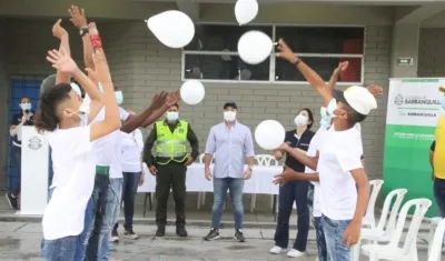 El pacto de no agresión fue firmado por 10 representantes de los jóvenes. 