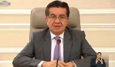 Fernando Ruíz, Ministro de Salud.
