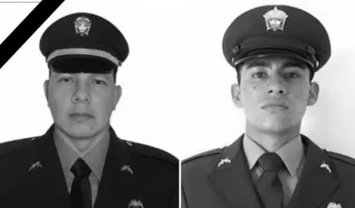 El intendente Fredy Ortega y el patrullero Nelson Aguirre.