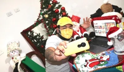 Encontrarnos como familia de manera remota protegiendo a quienes queremos, hace parte de las recomendaciones.