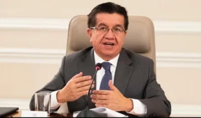 Fernando Ruiz, Ministro de Salud.