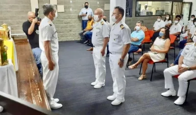 Ceremonia de relevo en la Capitanía de Puerto de San Andrés.